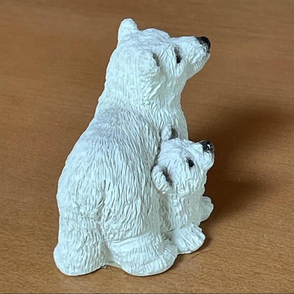 Resin Polar Bear Figurine - Picture 3 of 6